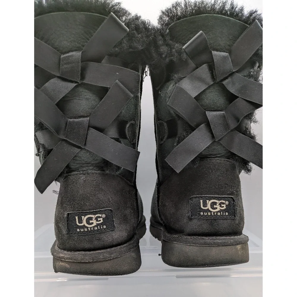 UGG Australia Bailey Bow Boots Womens 6 Gray Sheepskin Suede Winter